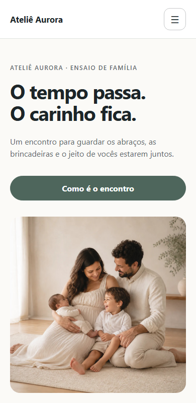 Página interna de ensaio de família do Ateliê Aurora, criada no Site Builder real. Visualização própria no celular.