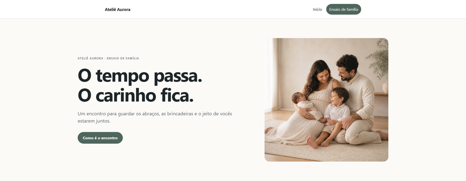 Página interna de ensaio de família do Ateliê Aurora, criada no Site Builder real.